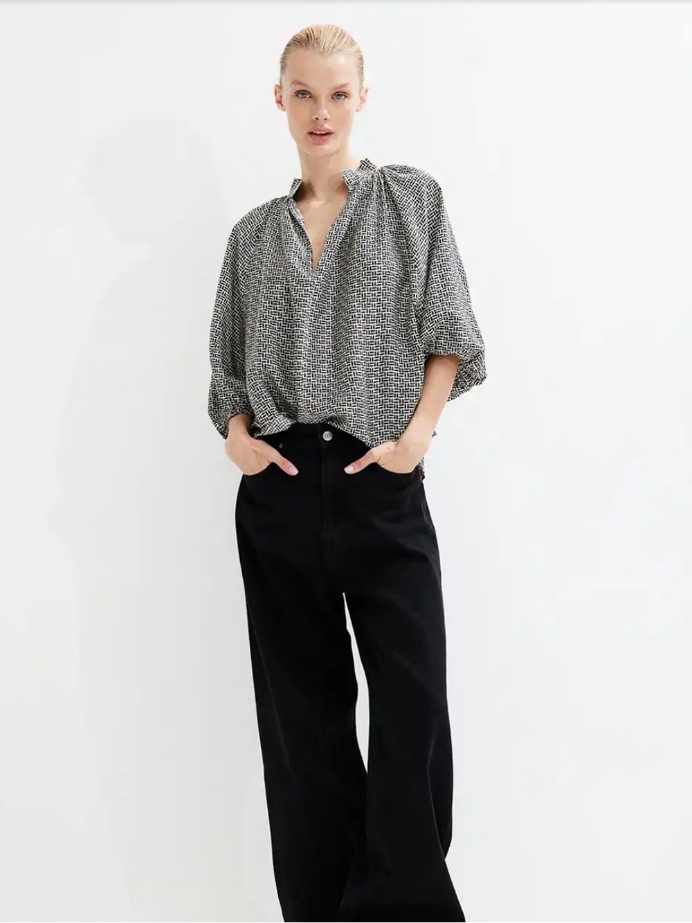 H&M  Dark green printed V-Neck Balloon-Sleeve Blouse
